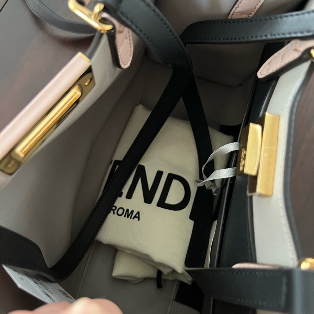 Fendi Peekaboo Medium BRAND NEW - Picture 3 of 9